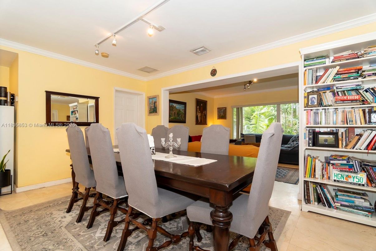Dining room, Interior