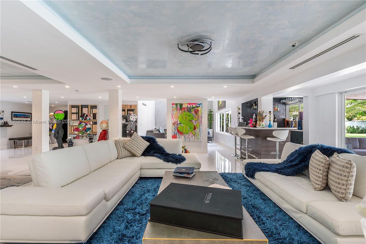 Interior, Living room, Recessed Lighting