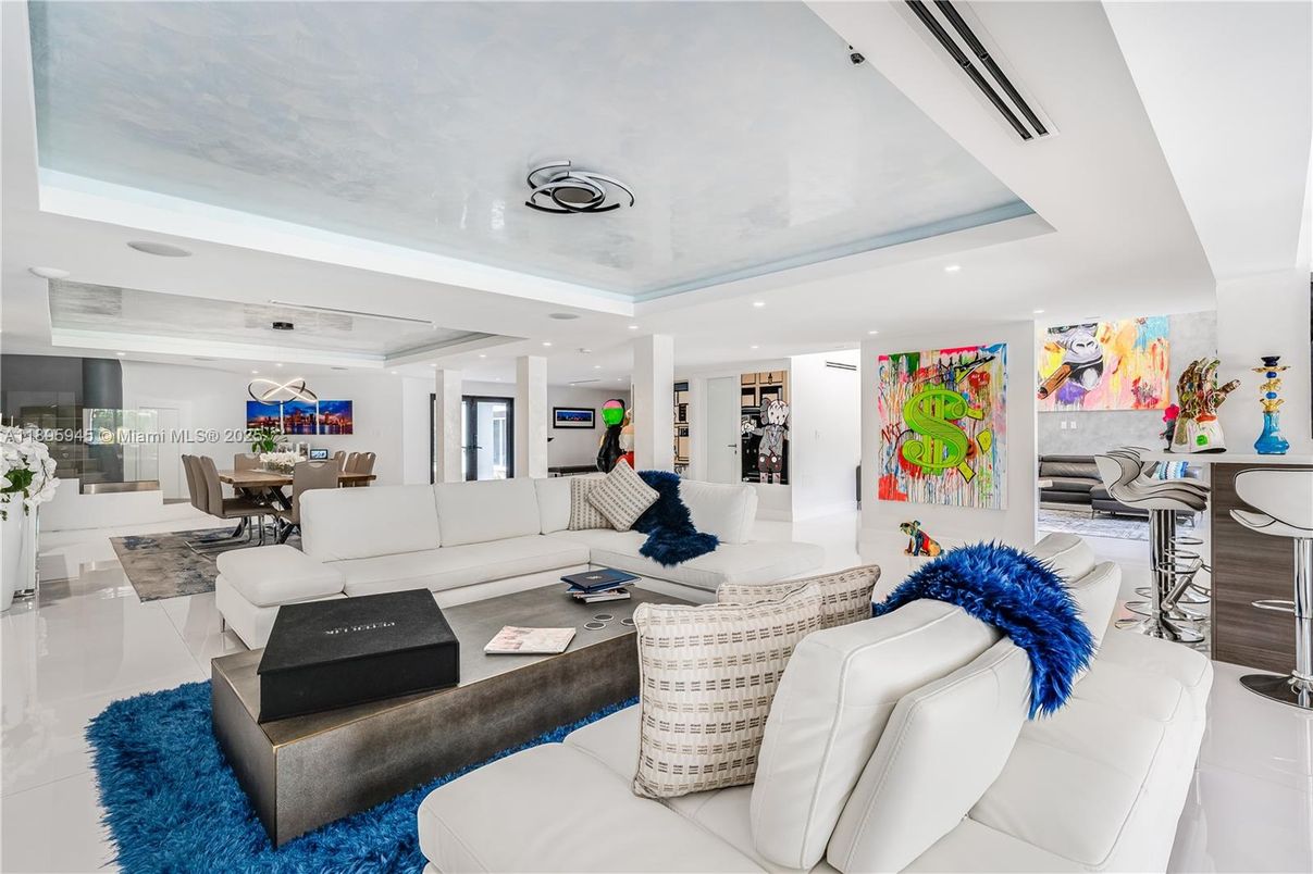 Dining room, Interior, Living room, Recessed Lighting