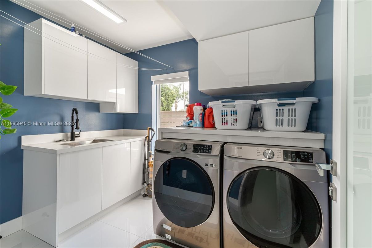 Interior, Recessed Lighting, Washer