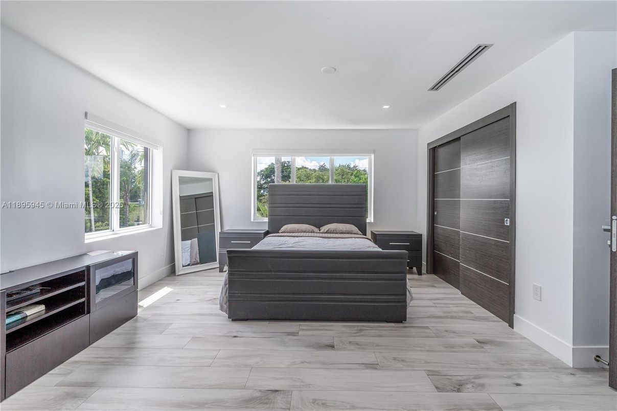 Bedroom, Interior, Recessed Lighting, Wood Texture Flooring