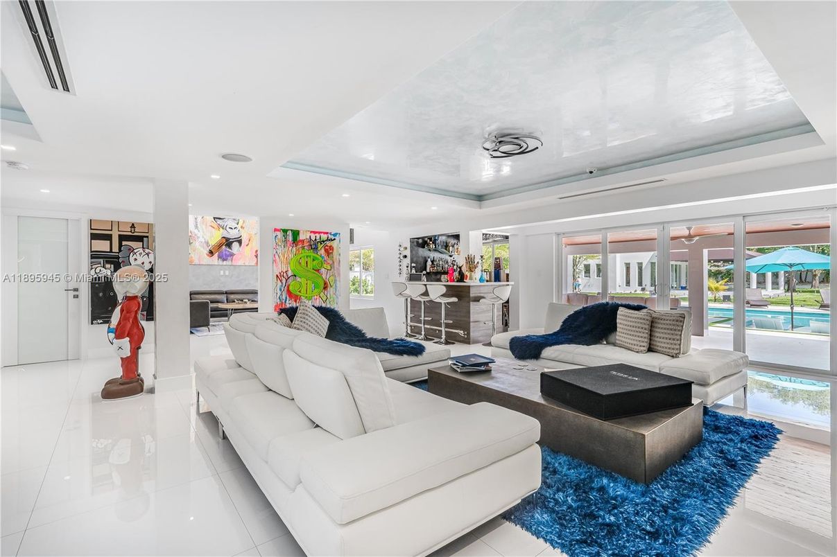Fireplace, Interior, Living room, Recessed Lighting