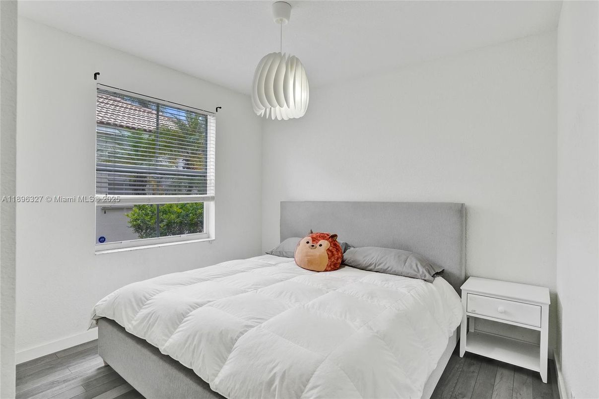Bedroom, Interior, Pendant Lights, Wood Texture Flooring
