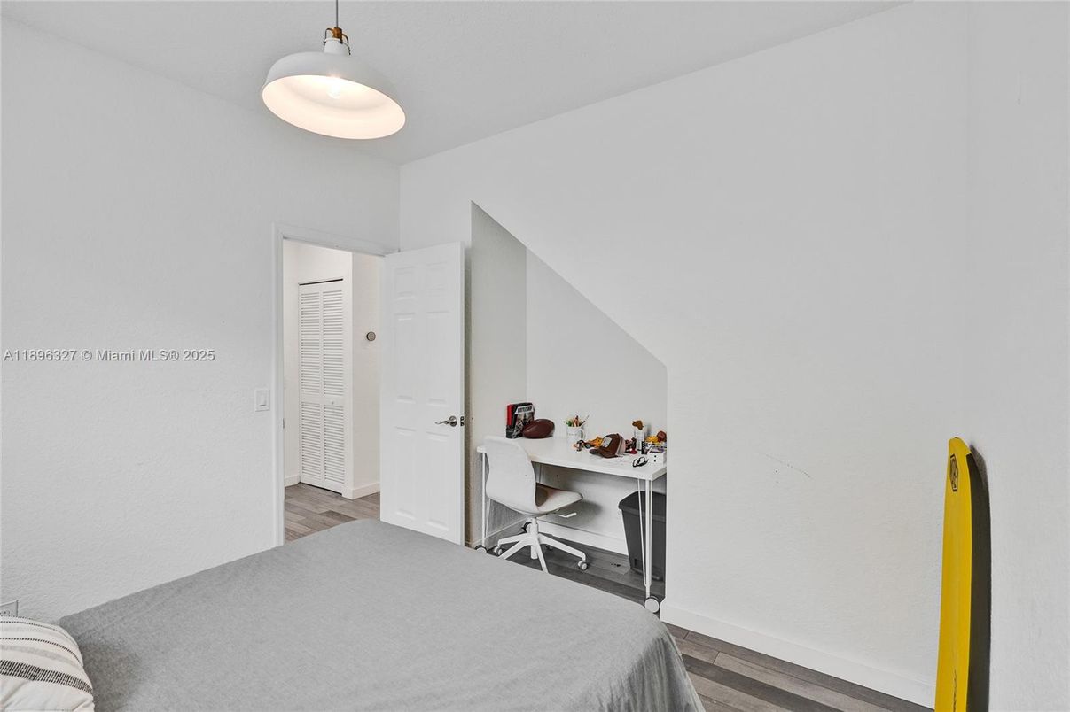 Bedroom, Home Office, Interior, Wood Texture Flooring