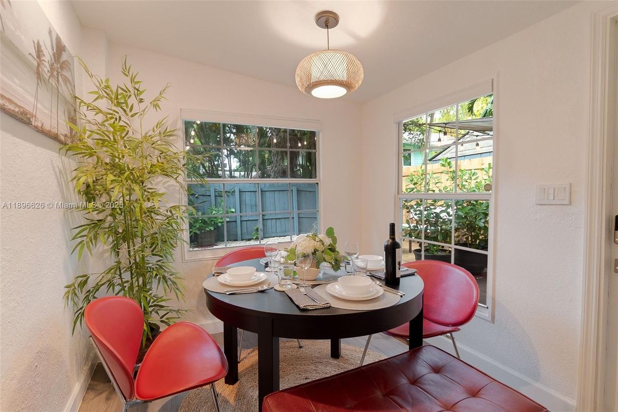 Dining room, Interior, Pendant Lights