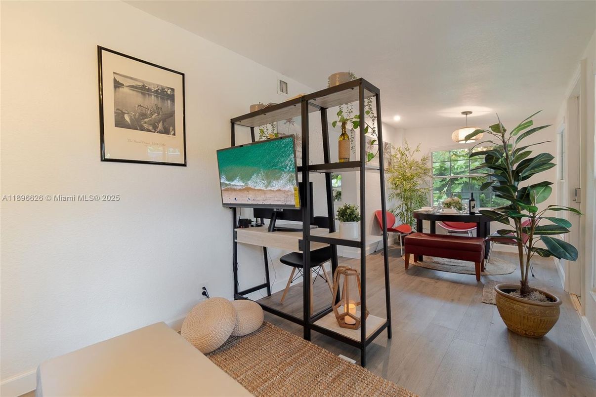 Home Office, Interior, Recessed Lighting, Wood Texture Flooring