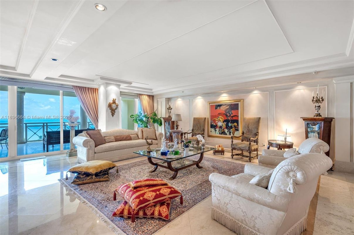 Interior, Living room, Recessed Lighting, Water