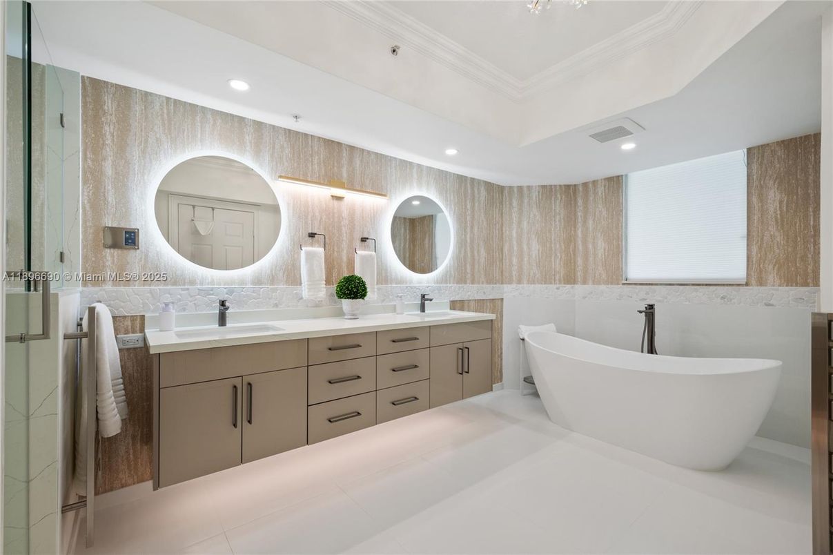 Bathroom, Dual Sink Vanities, Free Standing Baths, Interior, Recessed Lighting