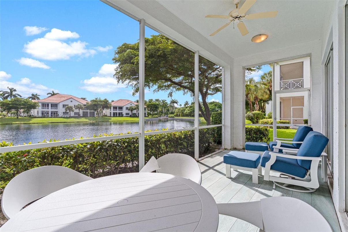 Interior, Sun Room, Water