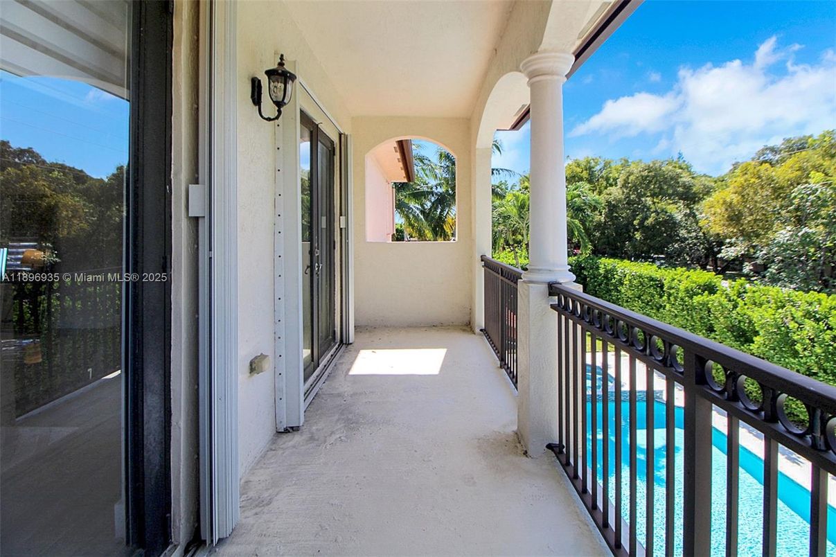 Exterior, Pool, Other