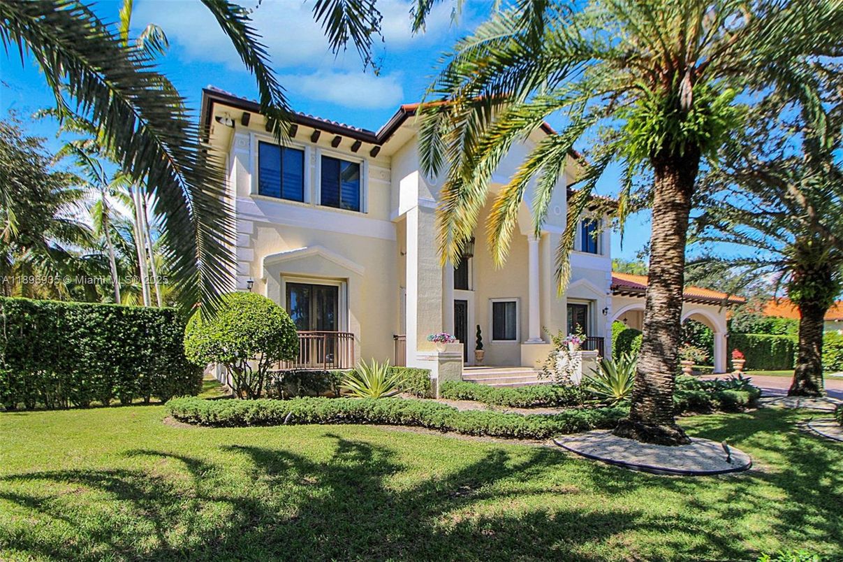 Backyard, Exterior, Facade, Mediterranean