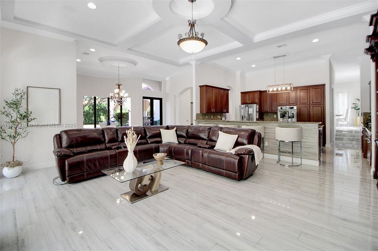 Chandelier, Interior, Kitchen, Living room, Pendant Lights, Recessed Lighting, Wood Texture Flooring