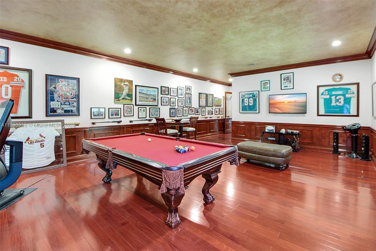 Billiard Table, Game Room, Interior, Recessed Lighting, Wood Texture Flooring