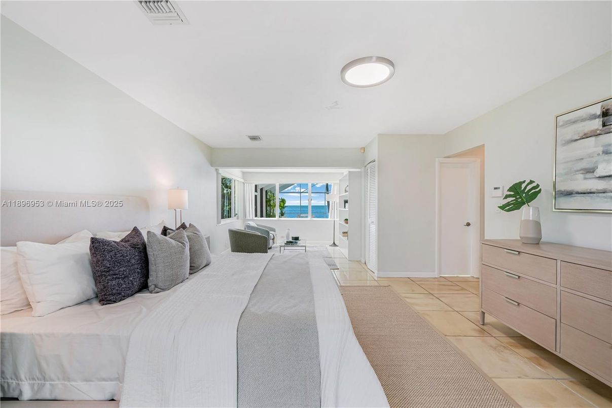 Bedroom, Interior, Water