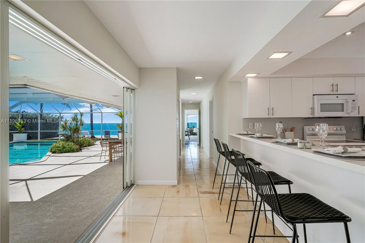 Interior, Kitchen, Recessed Lighting, Water