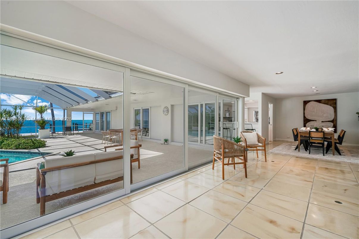 Dining room, Interior, Recessed Lighting