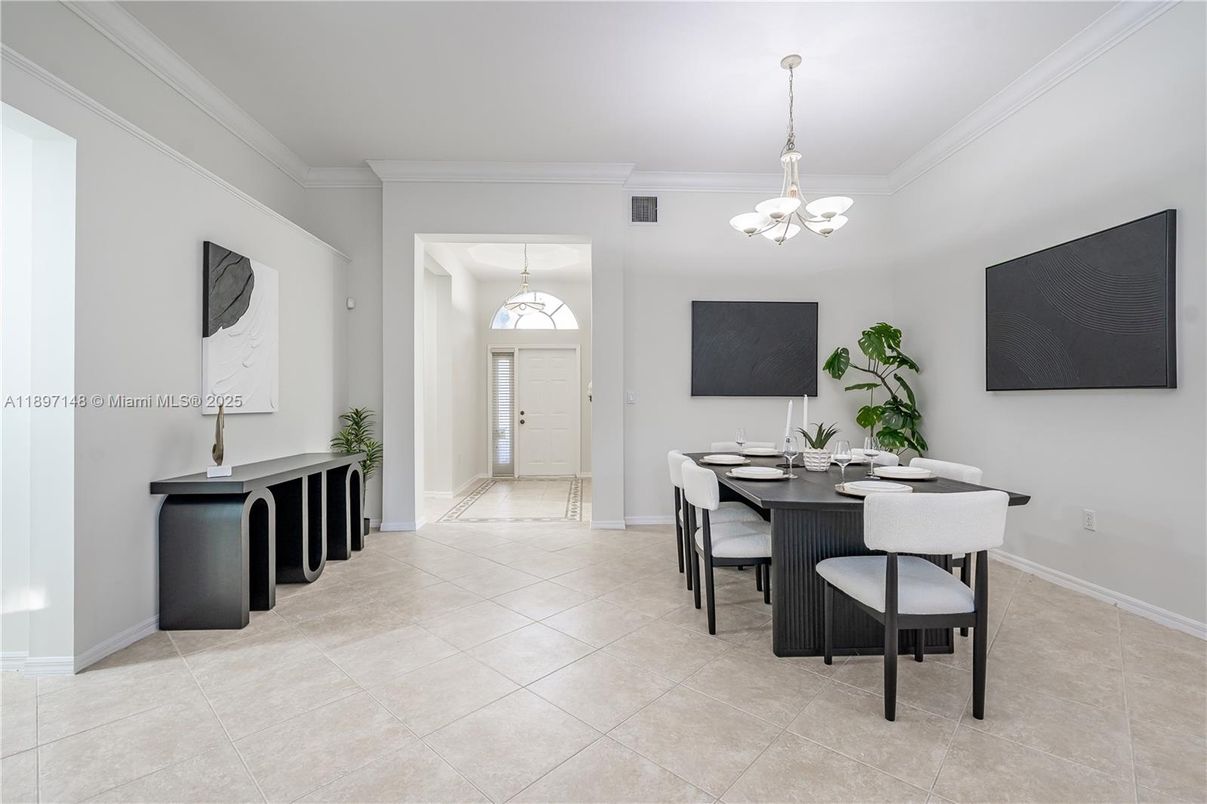 Chandelier, Dining room, Interior, Pendant Lights