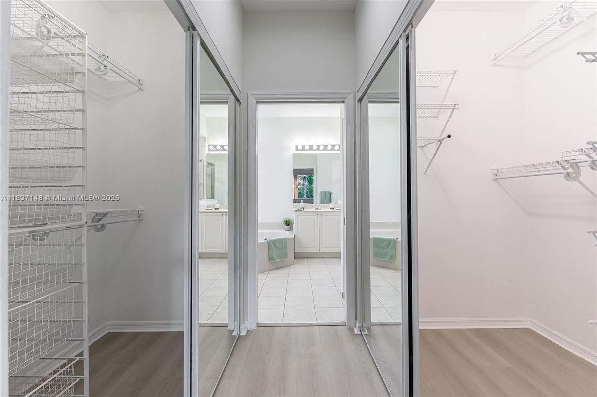 Bathroom, Interior, Walk-in Closets, Wood Texture Flooring