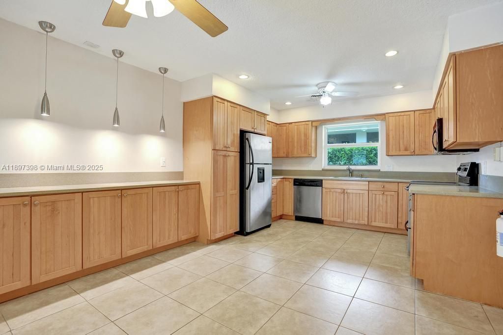 Interior, Kitchen, Pendant Lights, Recessed Lighting