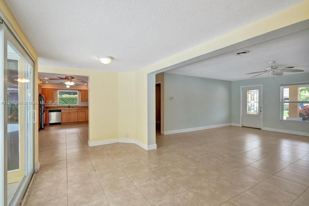 Empty room, Interior, Kitchen