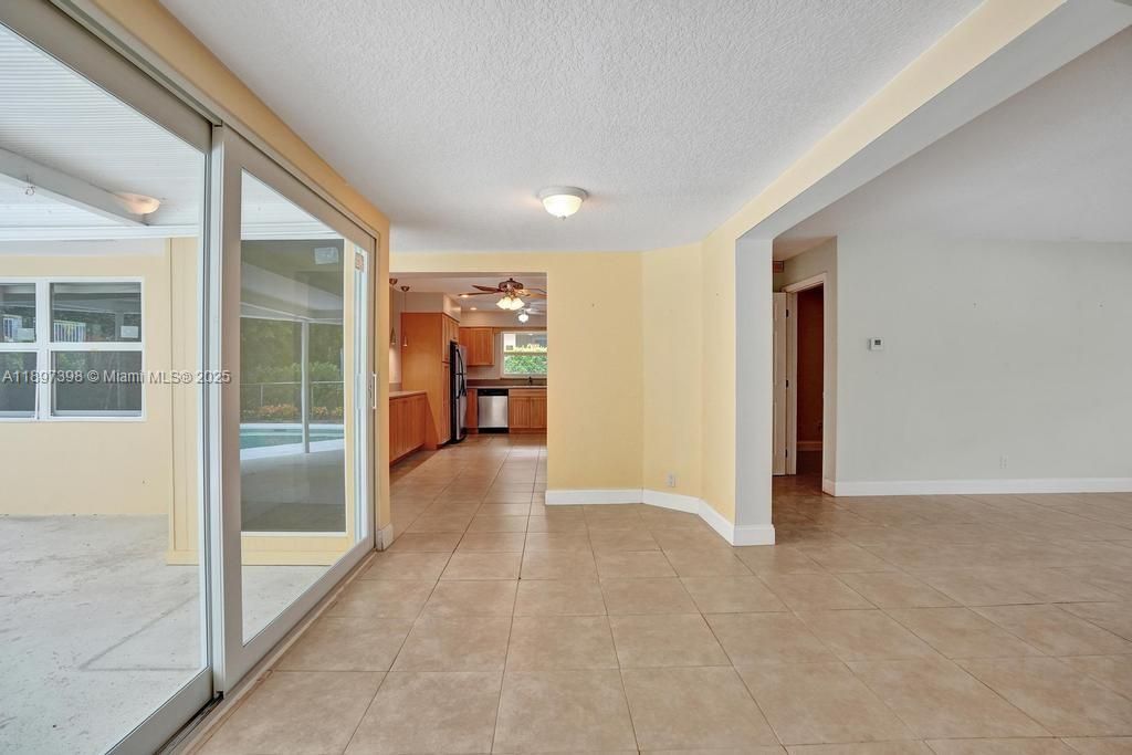 Empty room, Interior, Kitchen