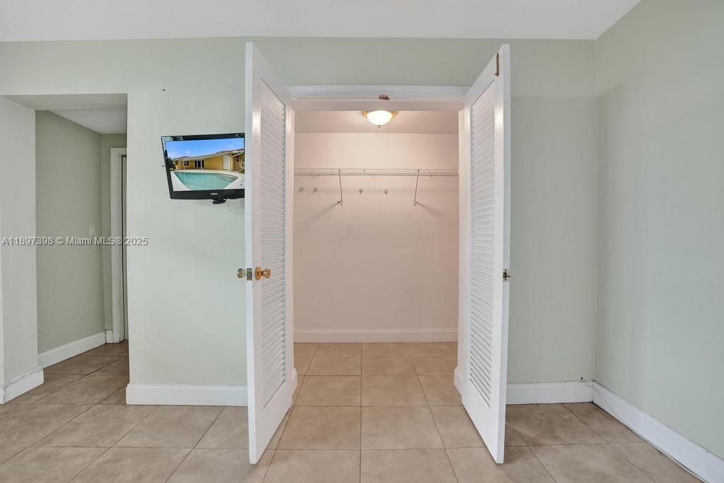 Interior, Walk-in Closets