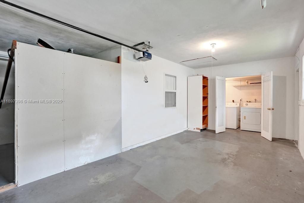 Garage, Interior, Washer