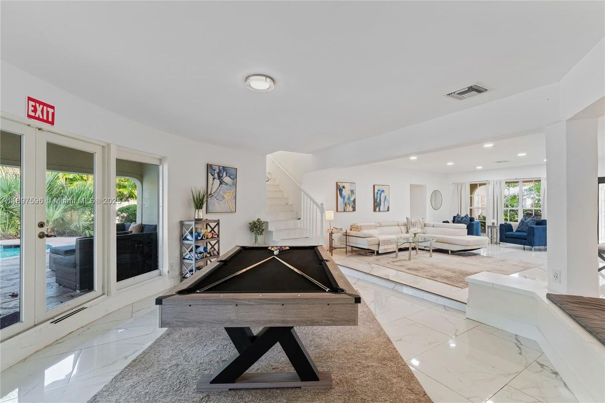 Billiard Table, Game Room, Interior, Living room, Marble, Recessed Lighting