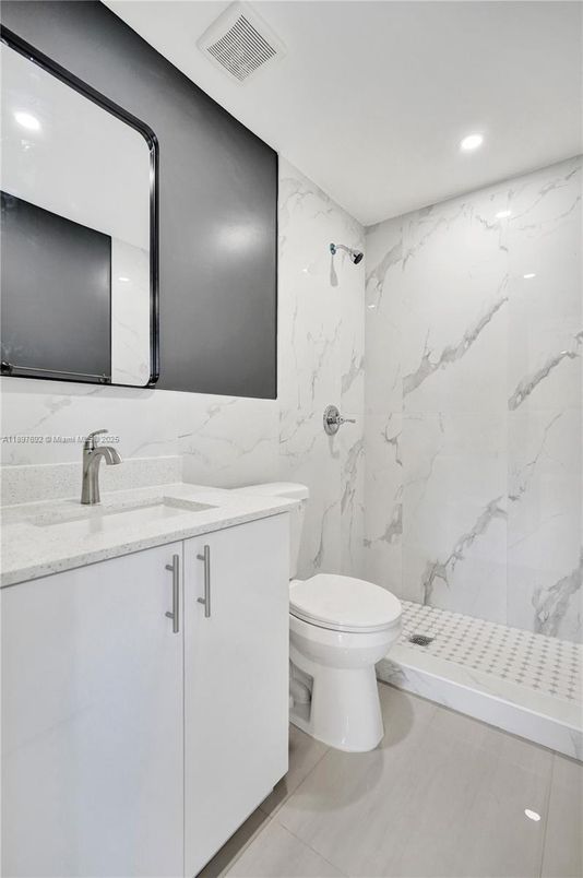 Bathroom, Interior, Marble Walls, Recessed Lighting