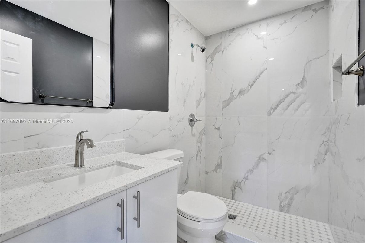 Bathroom, Interior, Marble Walls, Recessed Lighting