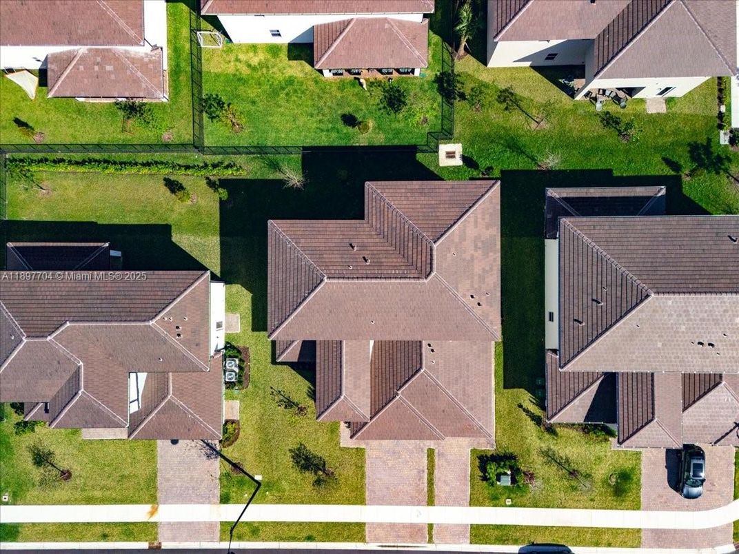 Exterior, Drone