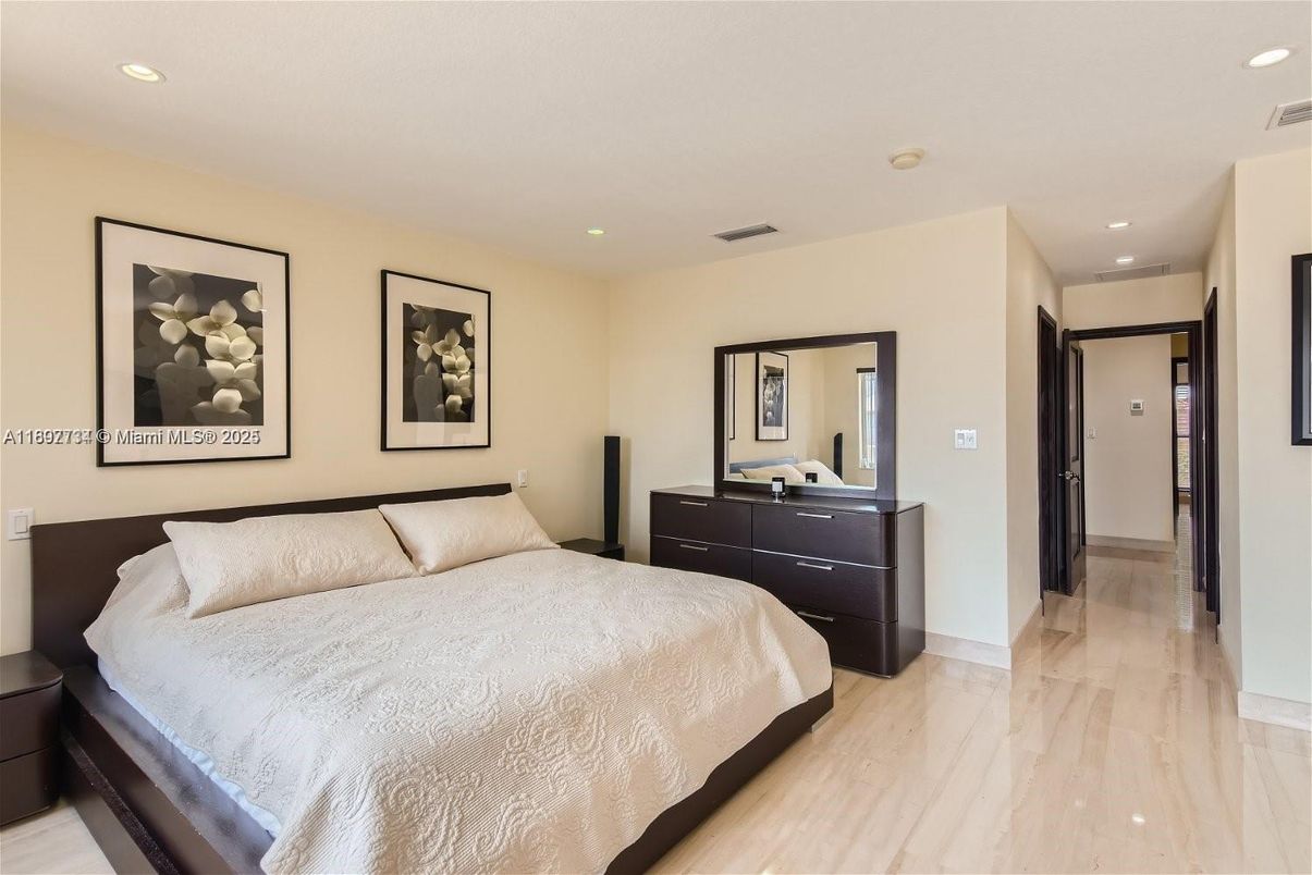 Bedroom, Interior, Recessed Lighting