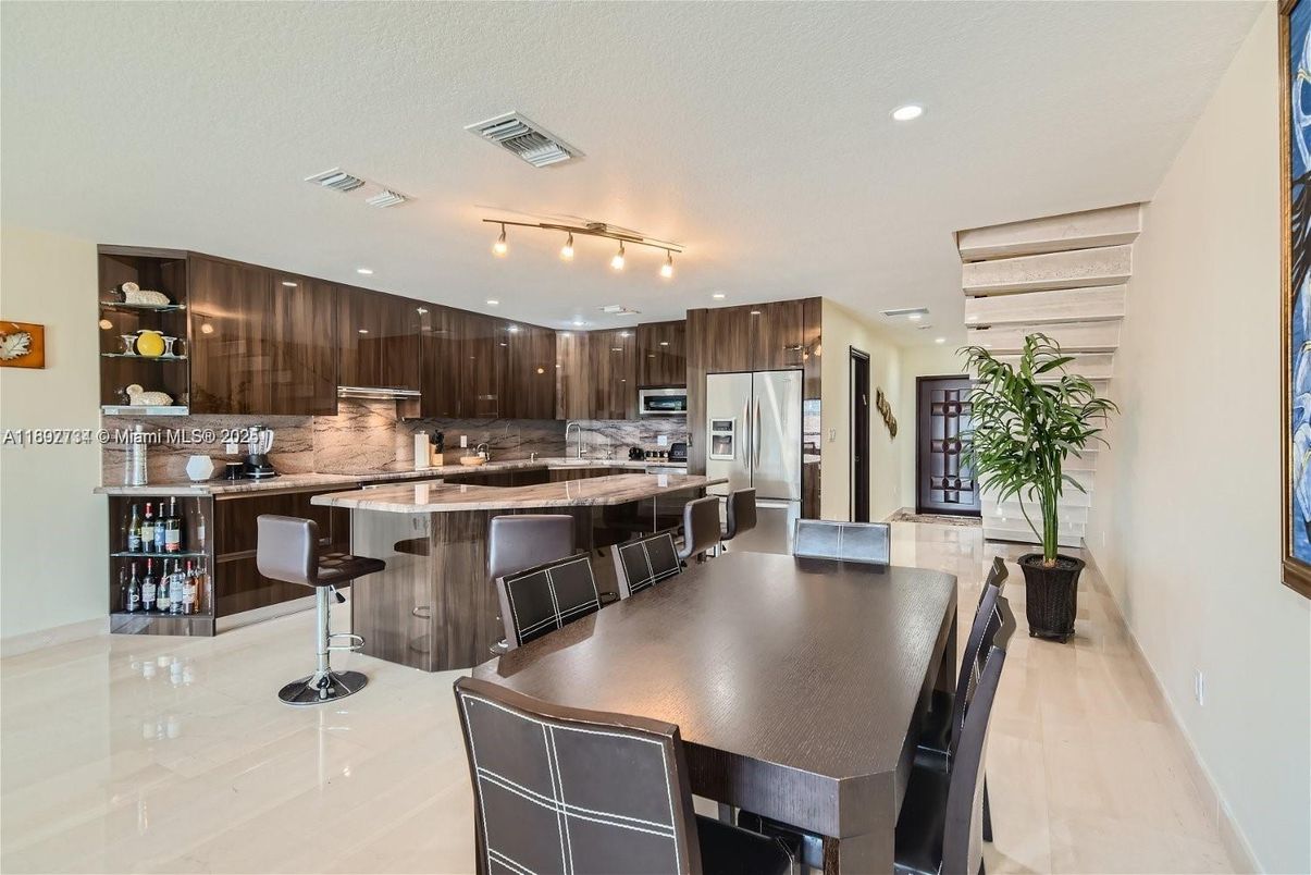 Dining room, Interior, Kitchen, Recessed Lighting, Stainless Steel Appliances
