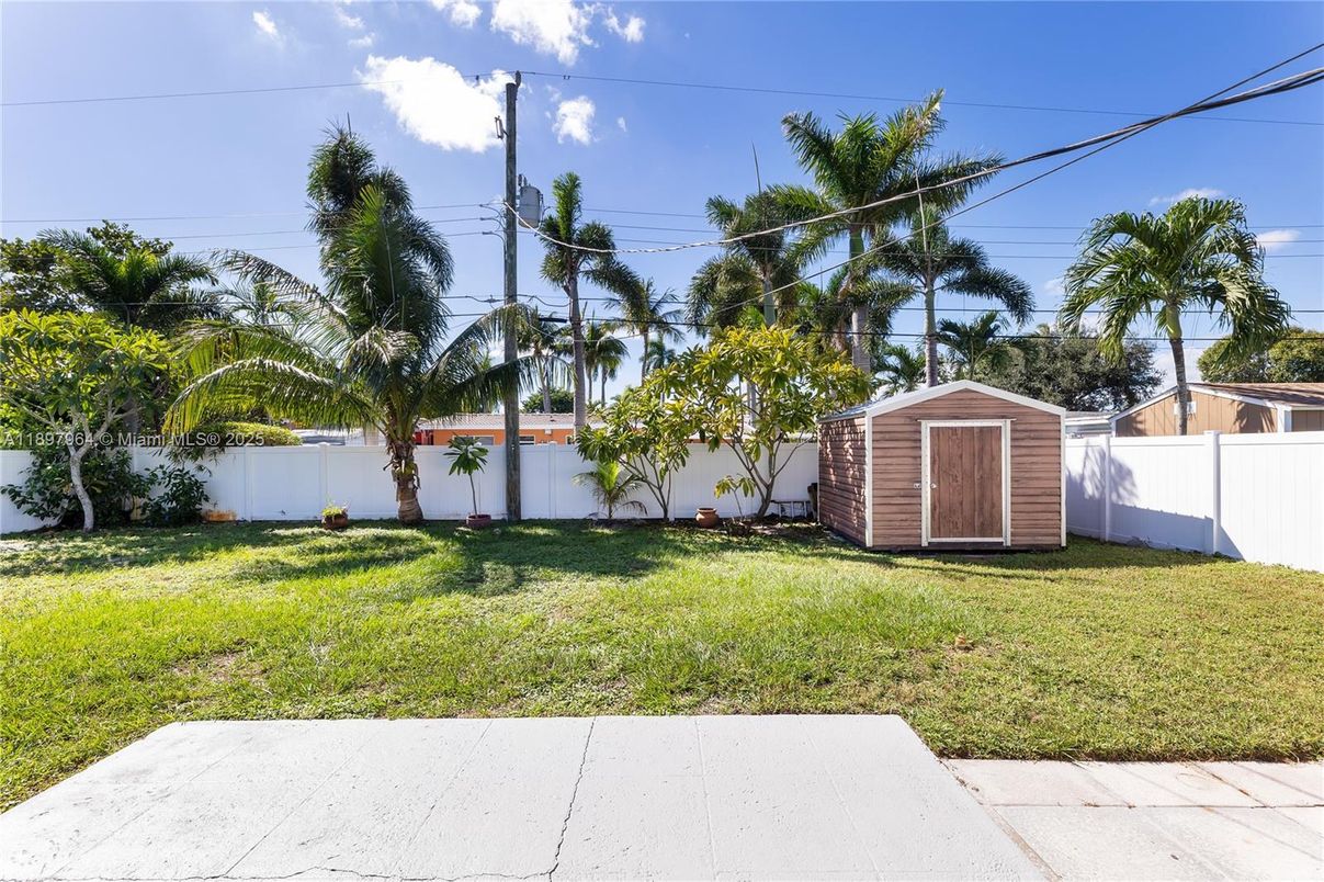 Backyard, Exterior