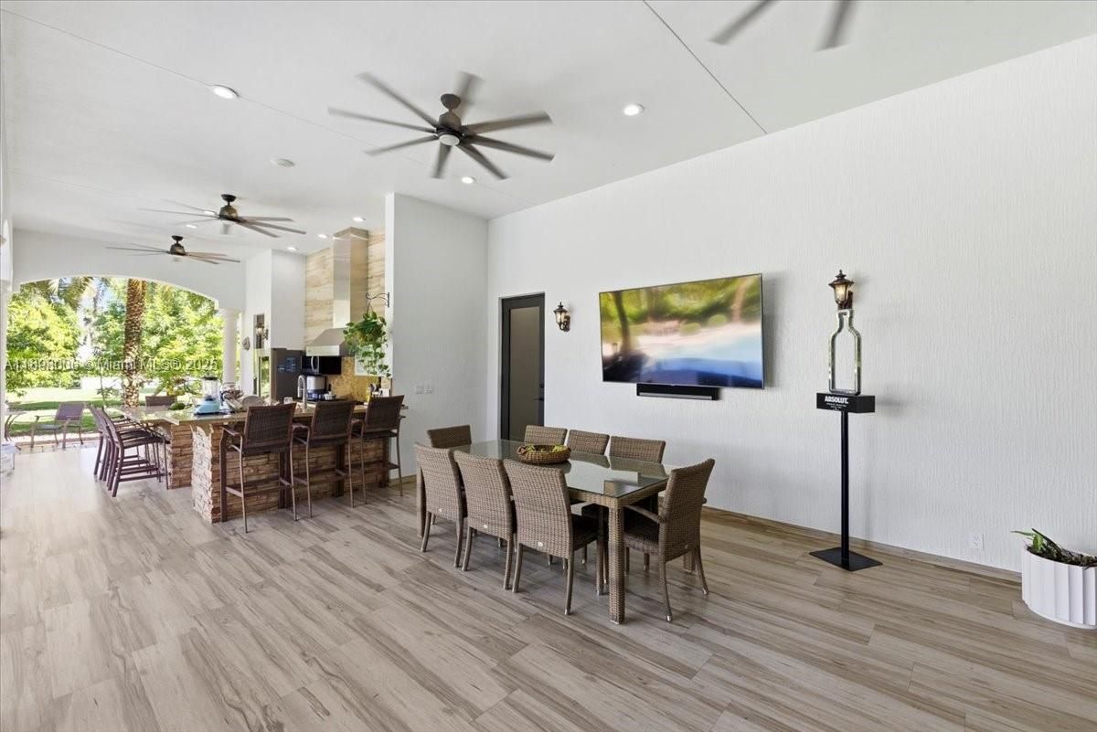 Dining room, Interior, Recessed Lighting, Wood Texture Flooring