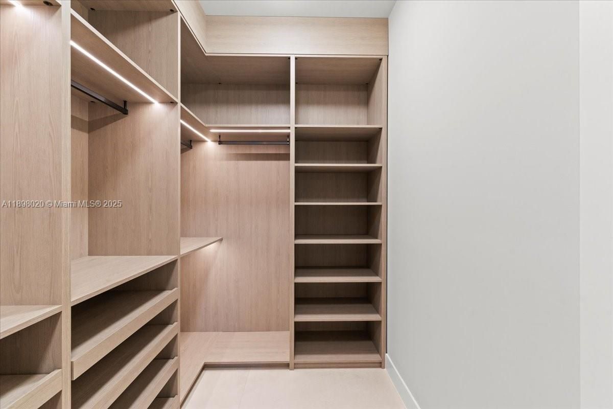 Interior, Walk-in Closets