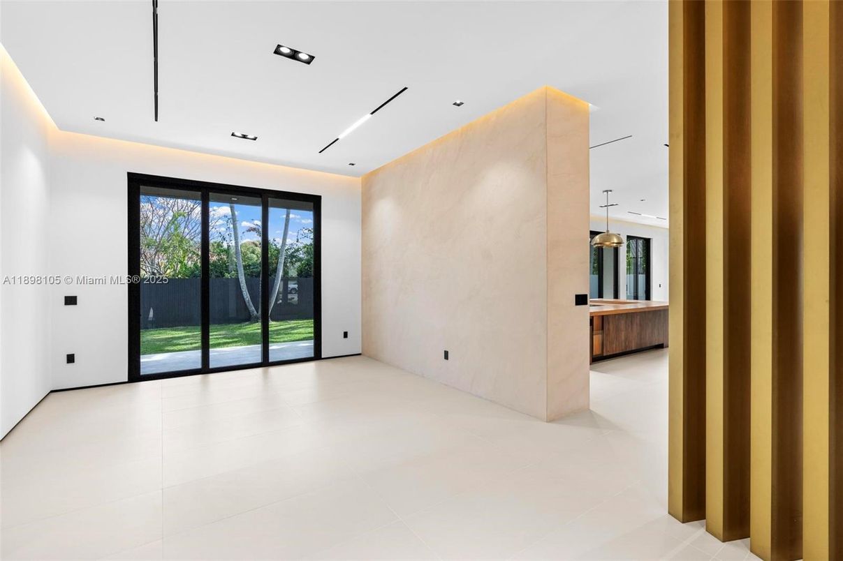 Bathroom, Empty room, Interior, Recessed Lighting