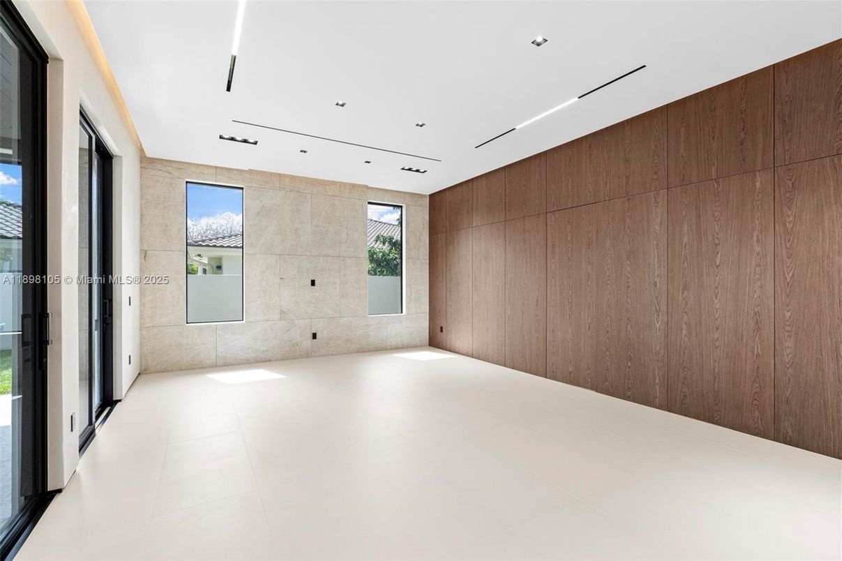 Empty room, Interior, Recessed Lighting