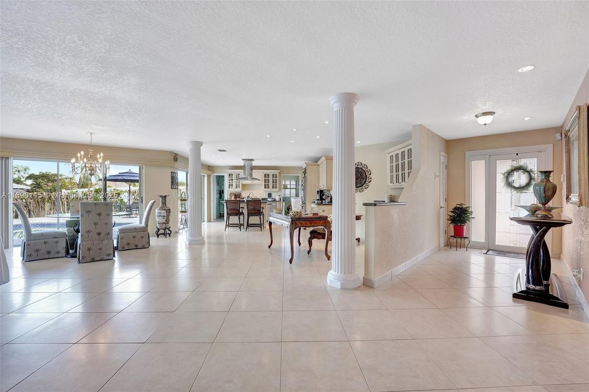 Chandelier, Dining room, Interior, Recessed Lighting