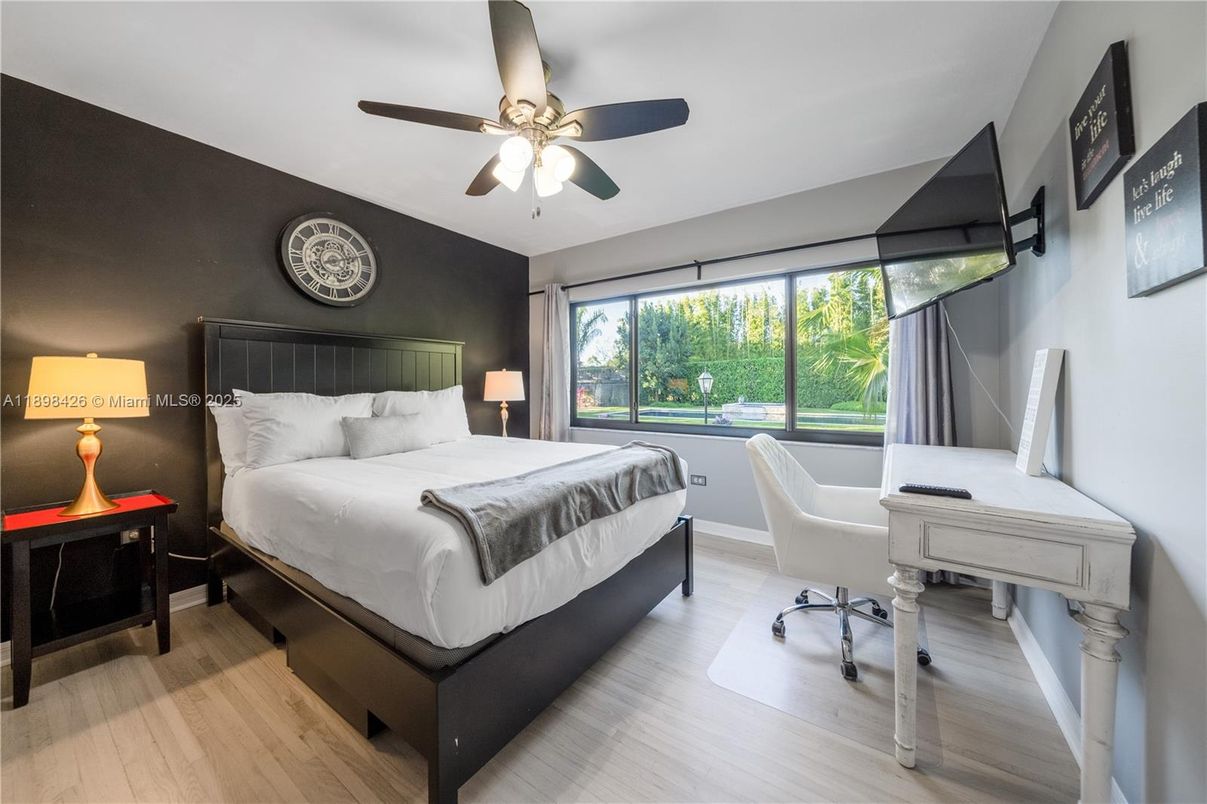 Bedroom, Home Office, Interior, Wood Texture Flooring