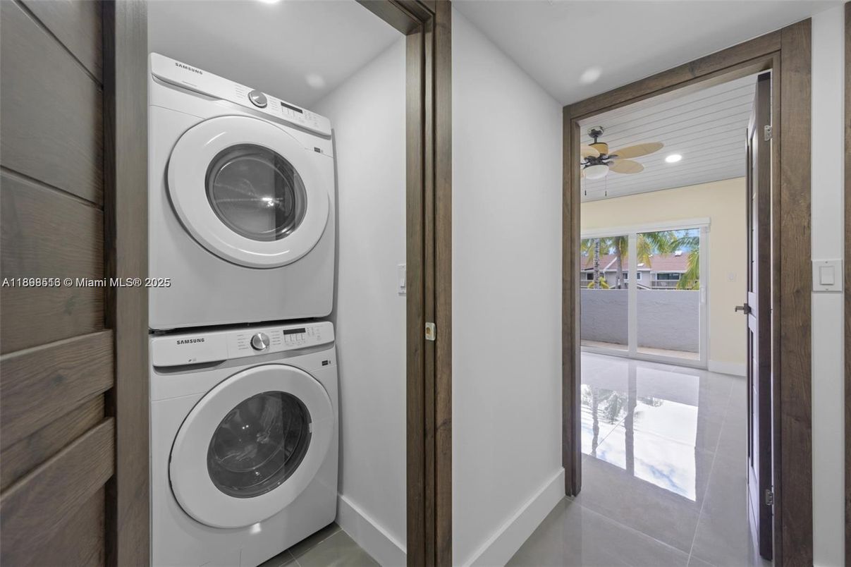 Interior, Recessed Lighting, Utility Closets, Washer