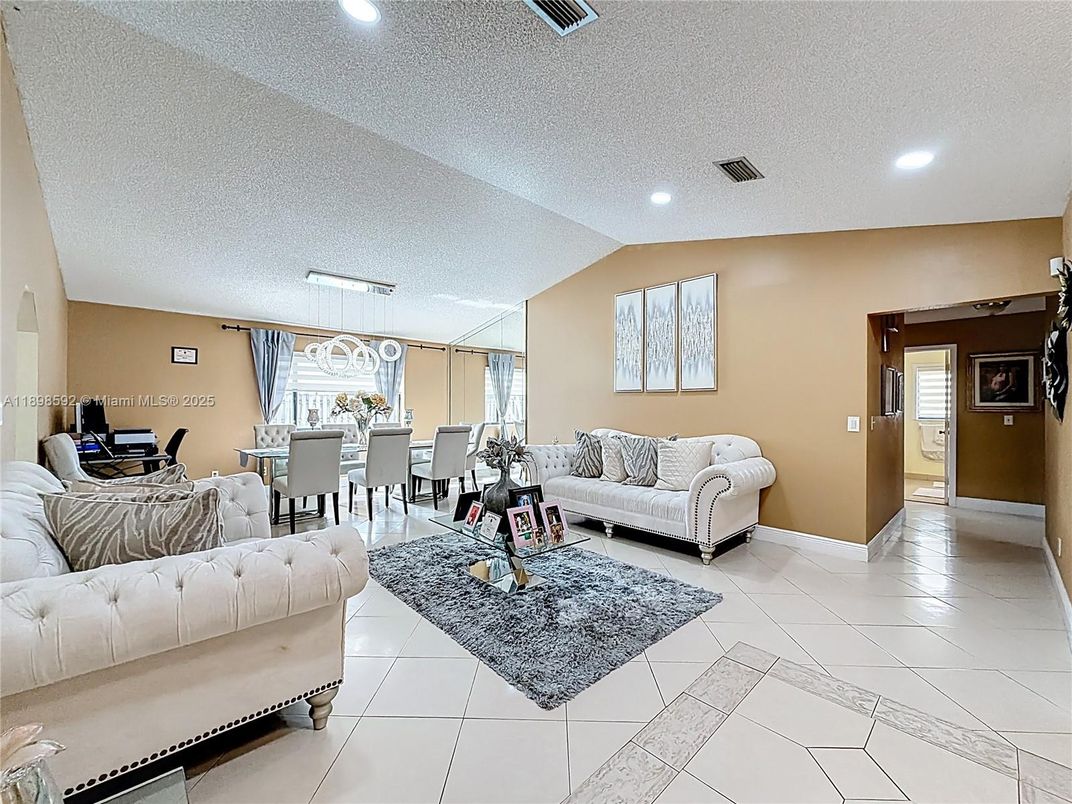 Dining room, Interior, Living room, Pendant Lights, Recessed Lighting