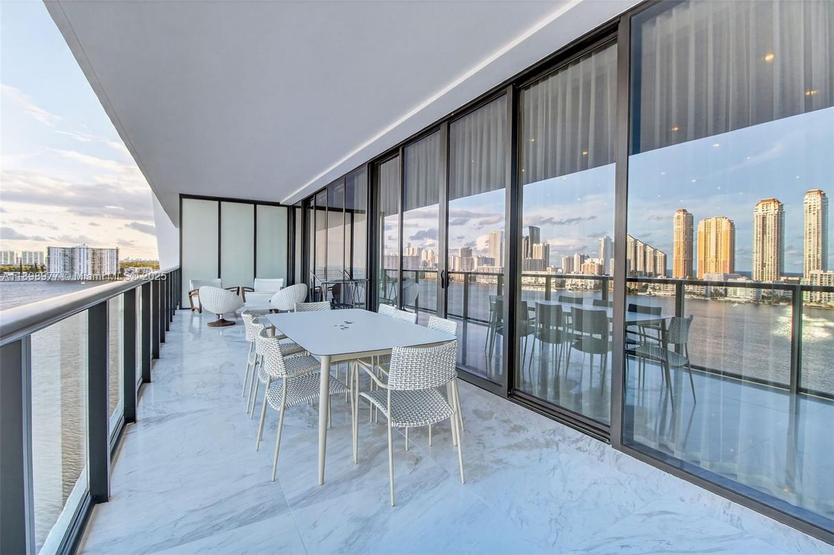 Water, Exterior, Interior, Other, Skyline