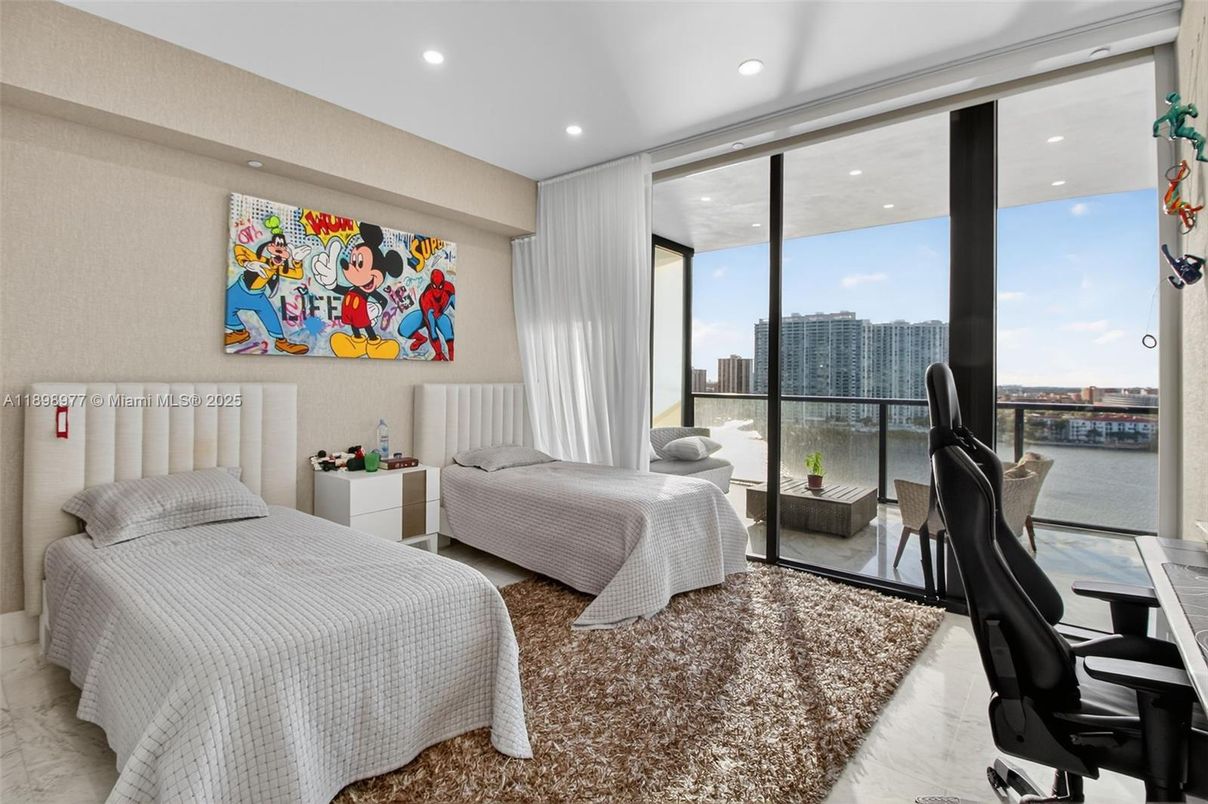 Bedroom, Home Office, Interior, Recessed Lighting, Water