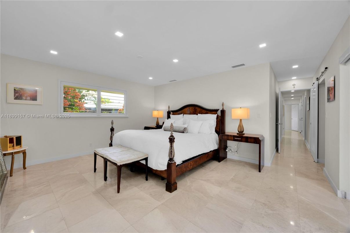 Bedroom, Interior, Recessed Lighting