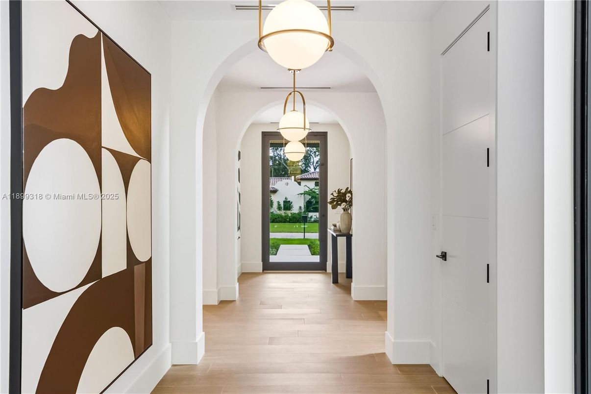 Interior, Pendant Lights, Wood Texture Flooring