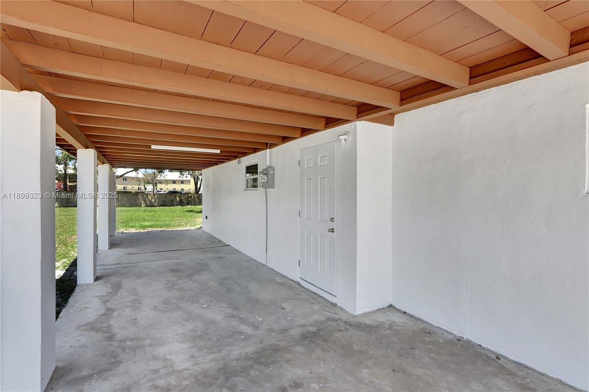 Exterior, Wooden Beams