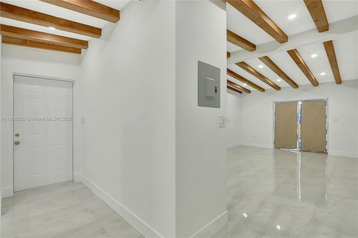 Empty room, Interior, Marble, Recessed Lighting, Wooden Beams