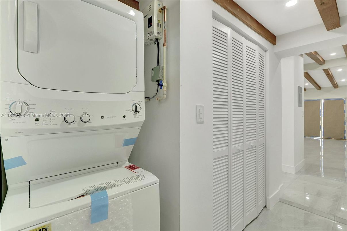 Interior, Recessed Lighting, Utility Closets, Washer
