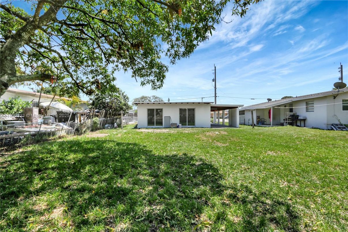 Backyard, Exterior